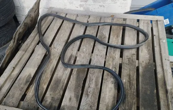 Volkswagen Touran I Trunk rubber seal (body) 