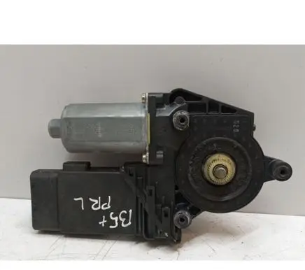 Volkswagen PASSAT B5.5 Front door window regulator motor 105415301 05074240 0130821694