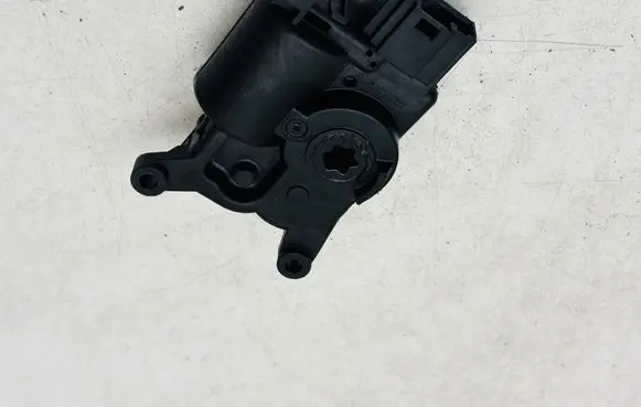 Skoda Superb B8 (3V) Air flap motor/actuator 5Q0907511A