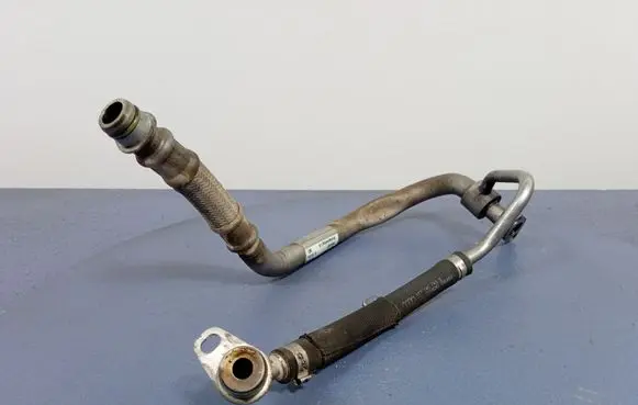 Audi Q7 4L Turbo turbocharger oiling pipe/hose 057145735S