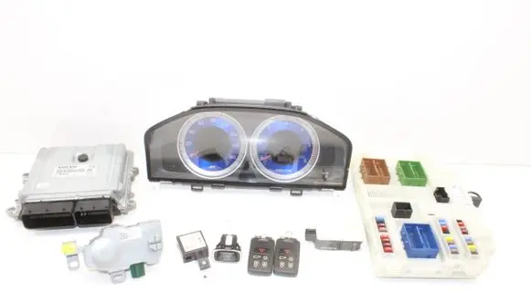 Volvo S60 Engine ECU kit and lock set 31303388 31268992