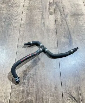 Mercedes-Benz CLS C218 X218 Engine coolant pipe/hose A2125013625
