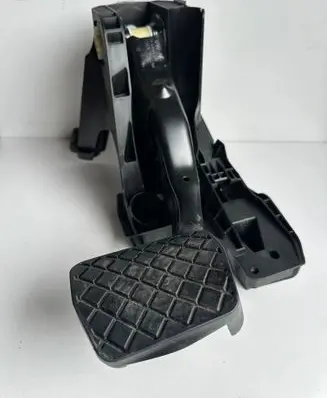 Volkswagen Golf Sportsvan Pedal assembly 5Q1723058AR
