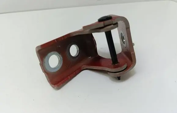 Peugeot 2008 I Front door lower hinge 