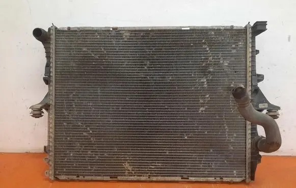 Audi Q7 4L Coolant radiator 7L6121253K