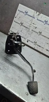 Mitsubishi Outlander Clutch pedal 
