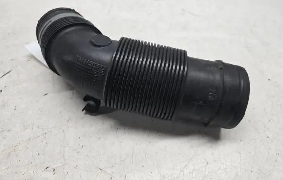 Audi Q7 4L Air intake duct part 7L8129684
