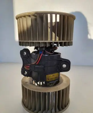 BMW 5 E39 Heater fan/blower 8385558