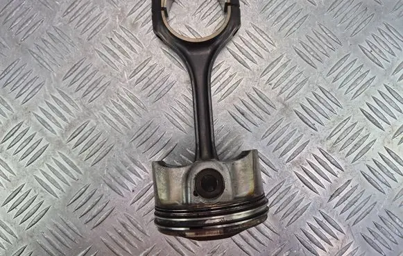 Mercedes-Benz C W204 Piston with connecting rod 