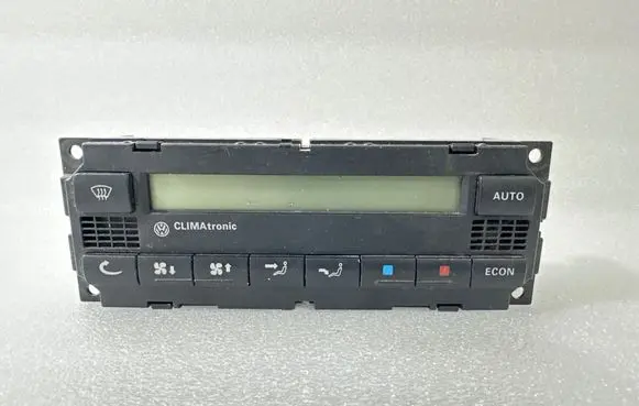 Volkswagen PASSAT B5 Climate control unit B21