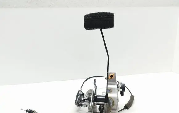 Peugeot iOn Brake pedal 15071506 A1645211 5G0111