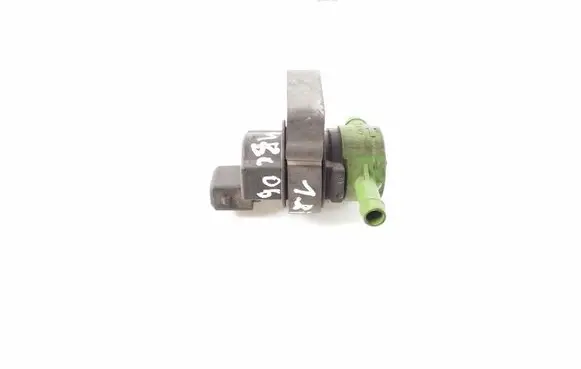 Mercedes-Benz C W203 Valve A0004703893