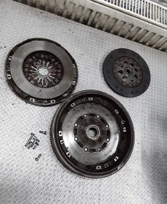 Mercedes-Benz Vaneo W414 Clutch set kit A0002525905 A0002524511