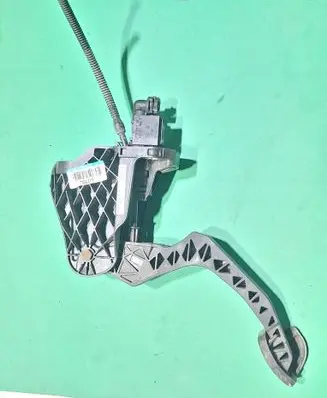 Volkswagen Golf V Clutch pedal 1K1721059ER