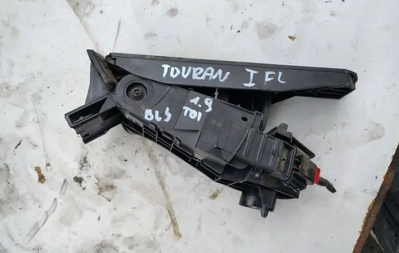Volkswagen Touran I Accelerator throttle pedal 1T1721503J