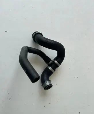 Mercedes-Benz Sprinter W906 Engine coolant pipe/hose a9065011482