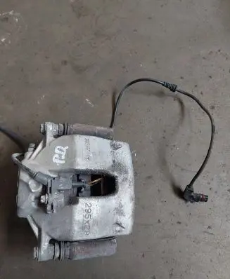 Mercedes-Benz C W204 Front brake caliper