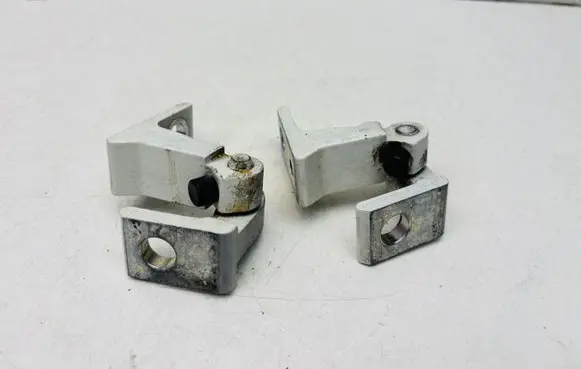 Audi A1 Front door hinge set 8X0831403B