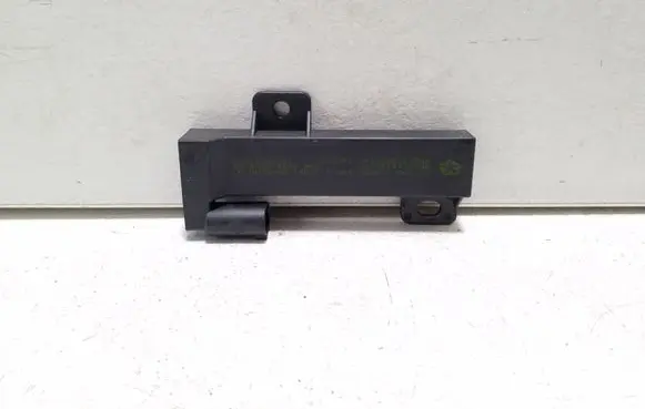 Maserati Ghibli Keyless system antenna 68051315AB 04749301AB