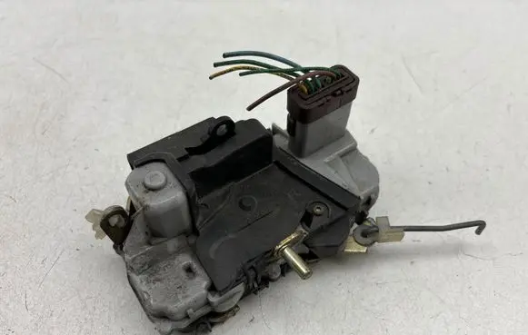 Citroen Xsara Picasso Front door lock