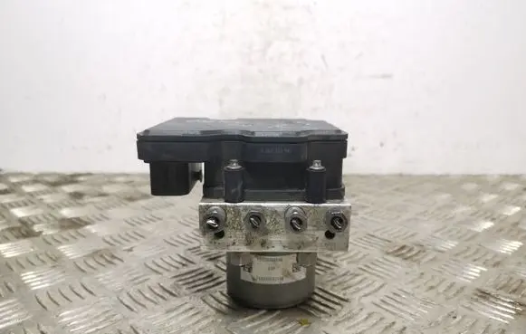 Jeep Cherokee ABS Pump P68293541AB