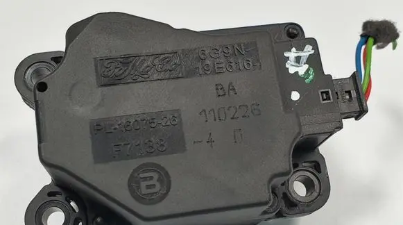 Land Rover Freelander 2 - LR2 A/C air flow flap actuator/motor 6G9N-19E616-BA