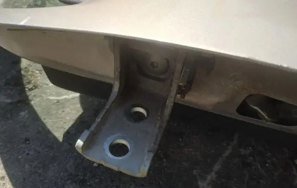 Citroen C3 Front door upper hinge