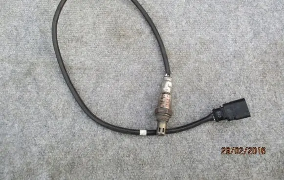 Volkswagen Golf VII Lambda probe sensor AUDI04E906262DC