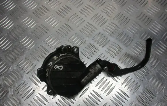 Mercedes-Benz C W203 Vacuum pump A6112300065