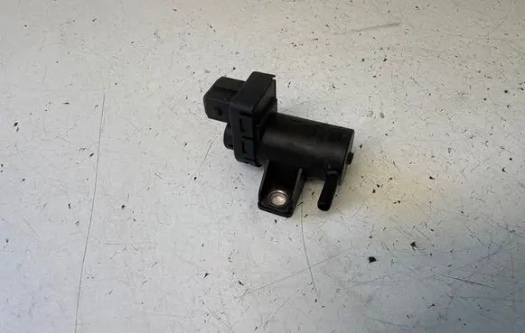 Renault Master III Turbo solenoid valve 8200762162