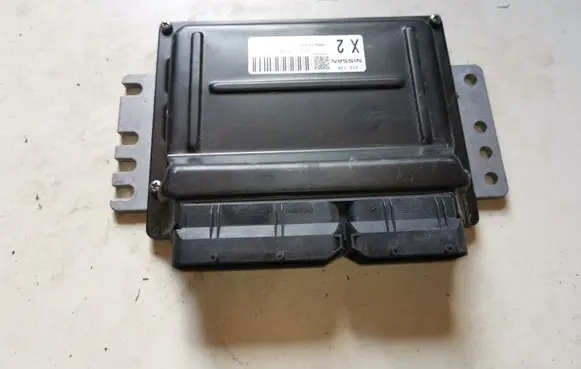 Nissan X-Trail T30 Engine control unit/module A56V26 A56V26UM33910 UM33910