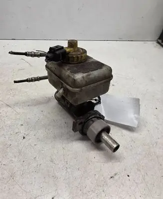Volkswagen Golf IV Master brake cylinder 21027099