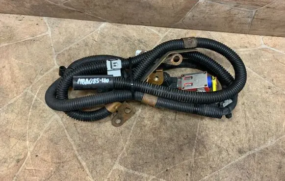 Mercedes-Benz SLK R172 Positive cable (battery) A1725400233