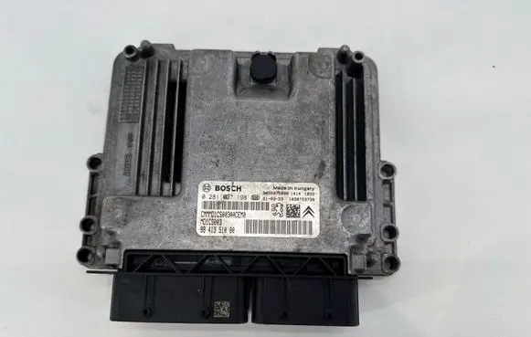Peugeot 208 II Engine control unit/module 9841351080