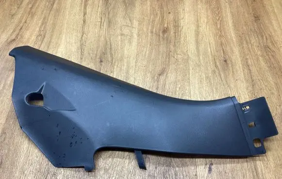 Volkswagen Touareg II (C) pillar trim 7P0867766D