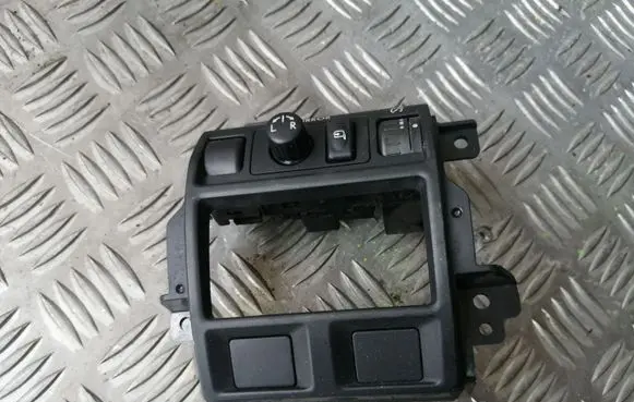 Subaru Outback Wing mirror switch 83061AJ000