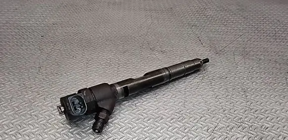 Audi A8 S8 D3 4E Fuel injector 0445110158 057130277M