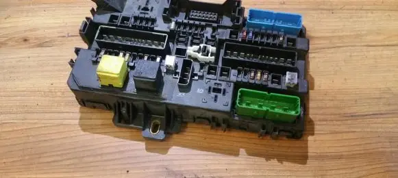 Opel Astra H Fuse box set 13145017 070704