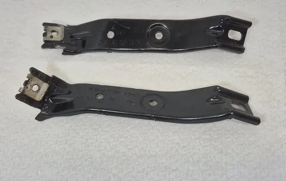 Mercedes-Benz B W246 W242 Fender mounting bracket A2466280214 A2466280114