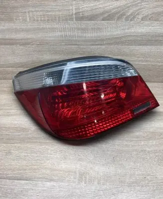 BMW 5 E60 E61 Tailgate rear/tail lights 7165737 2VP008679 6923305