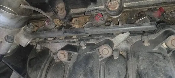 Chrysler 300 - 300C Fuel main line pipe