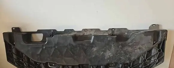 Front bumper skid plate/under tray