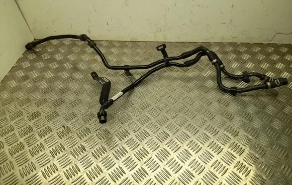 Volkswagen PASSAT B8 Engine coolant pipe/hose 5Q1820693H