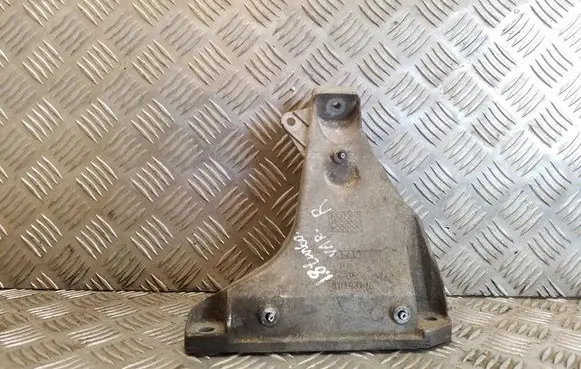Volkswagen PASSAT B5.5 Engine mounting bracket 8D0199308AB