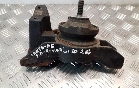 Hyundai Santa Fe Engine mount bracket 2181226750