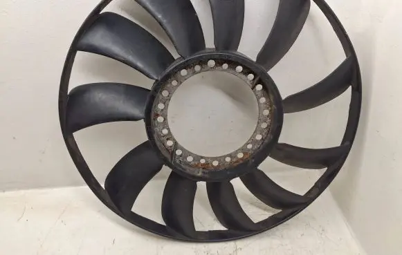 Audi A4 S4 B5 8D Fan impeller 058121301B