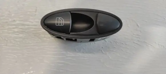 Mercedes-Benz E W211 Electric window control switch A2118218551