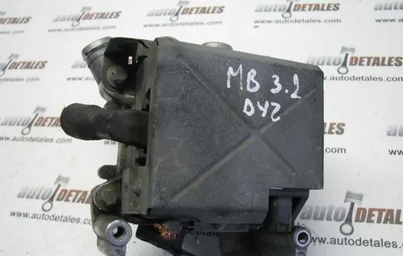Mercedes-Benz E W210 Coolant heater control valve A2105460135