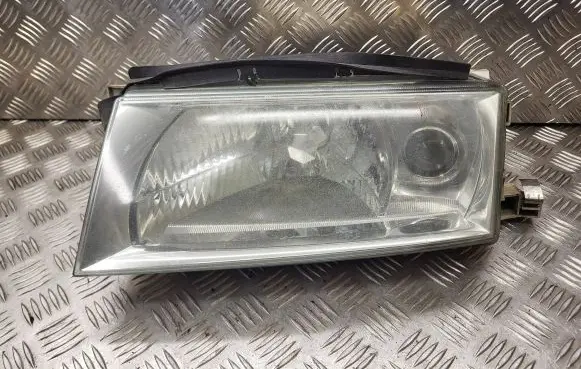 Skoda Octavia Mk1 (1U) Headlight/headlamp