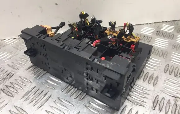 Audi A3 S3 8P Comfort/convenience module 8P0907279F 11051
